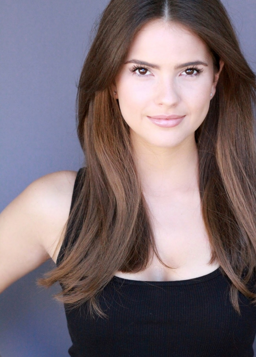 Шелли Хенниг (Shelley Hennig)