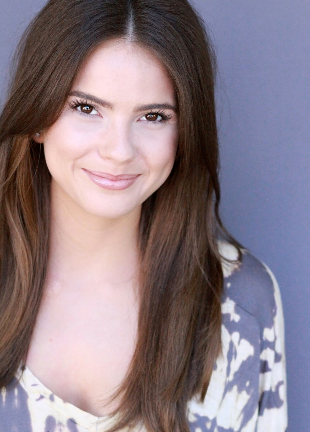 Шелли Хенниг (Shelley Hennig)