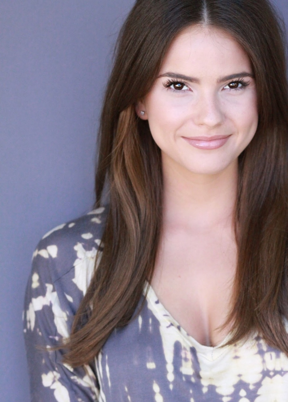 Шелли Хенниг (Shelley Hennig)