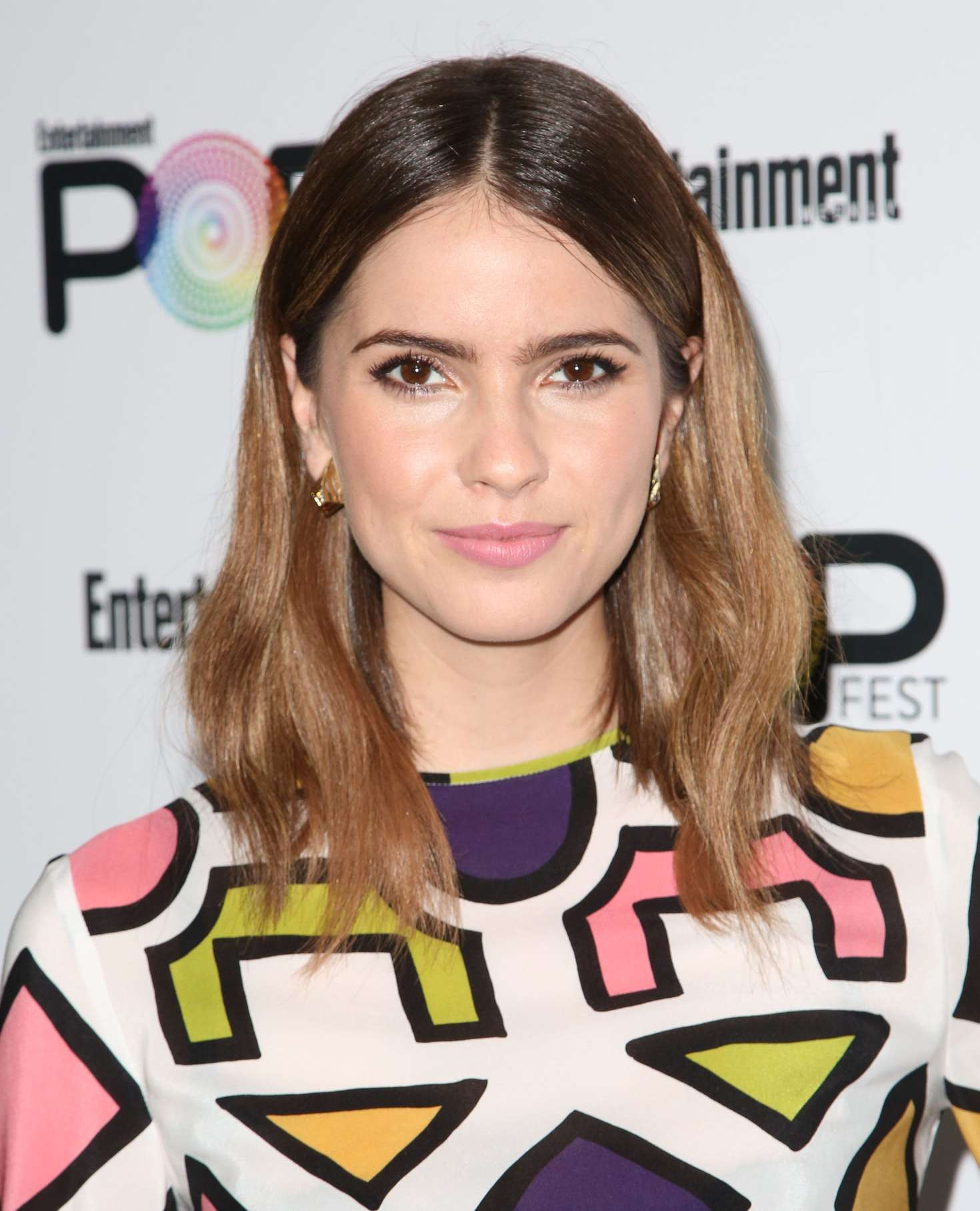 Шелли Хенниг (Shelley Hennig)