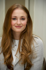 Sophie Turner (actress) фото №784289