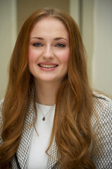 Sophie Turner (actress) фото №784285