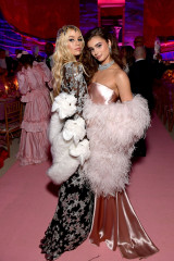 Stella Maxwell	 – 2019 Met Gala фото №1169869