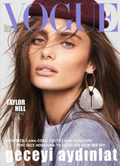 Taylor Hill – Vogue Turkey December 2018 фото №1122586