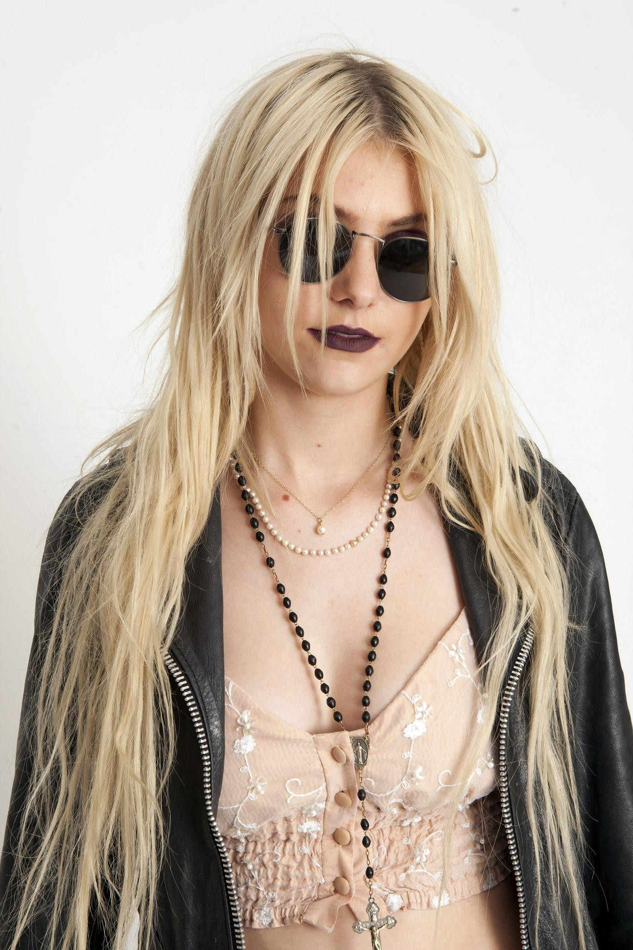 Тейлор Момсен (Taylor Momsen)