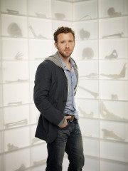 TJ Thyne фото