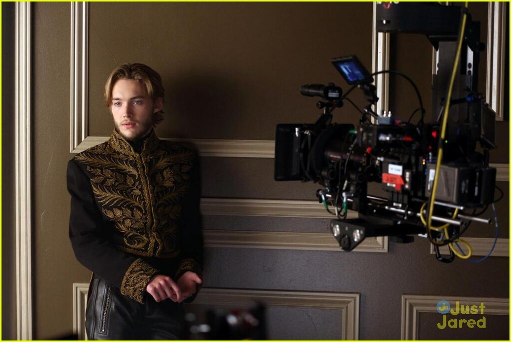 Тоби Регбо (Toby Regbo )