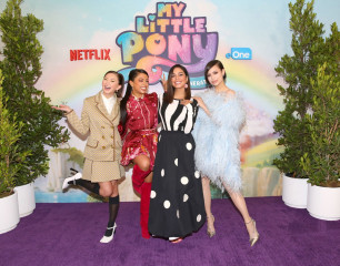 Vanessa Hudgens-My Little Pony: A New Generation Photocall in LA фото №1312069