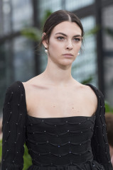 Vittoria Ceretti - Valentino Fall/Winter 2018 Fashion Show in Paris фото №1060567