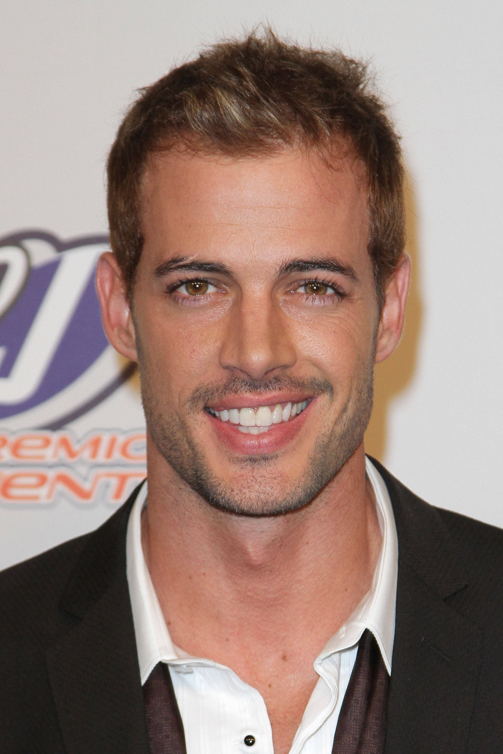 Уильям Леви (William Levy)