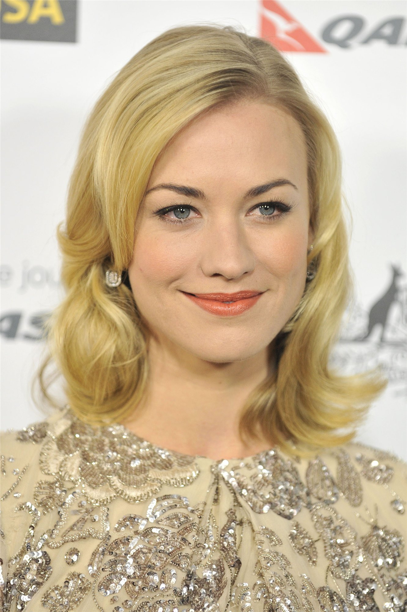 Ивонн Страховски (Yvonne Strahovski)