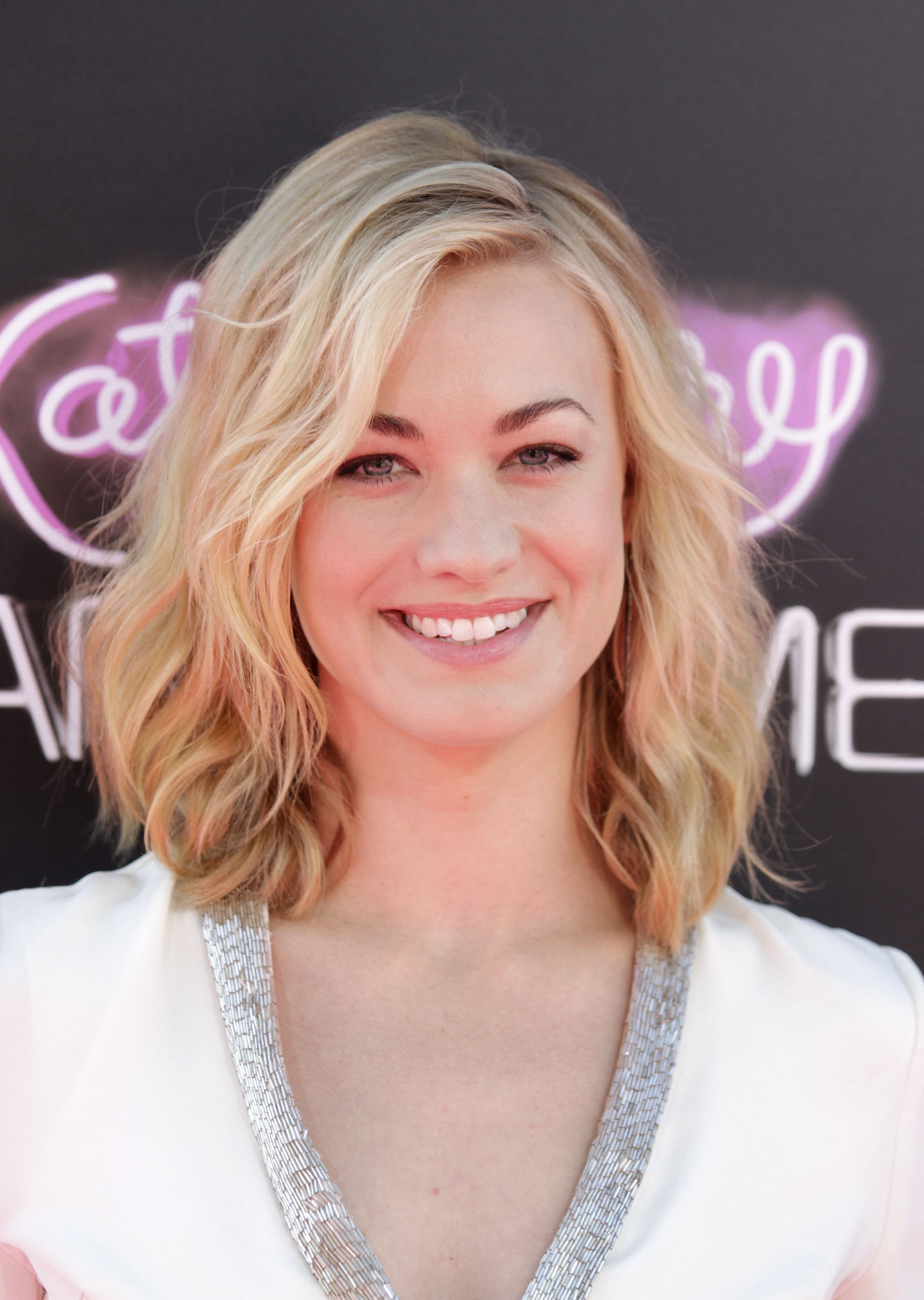 Ивонн Страховски (Yvonne Strahovski)