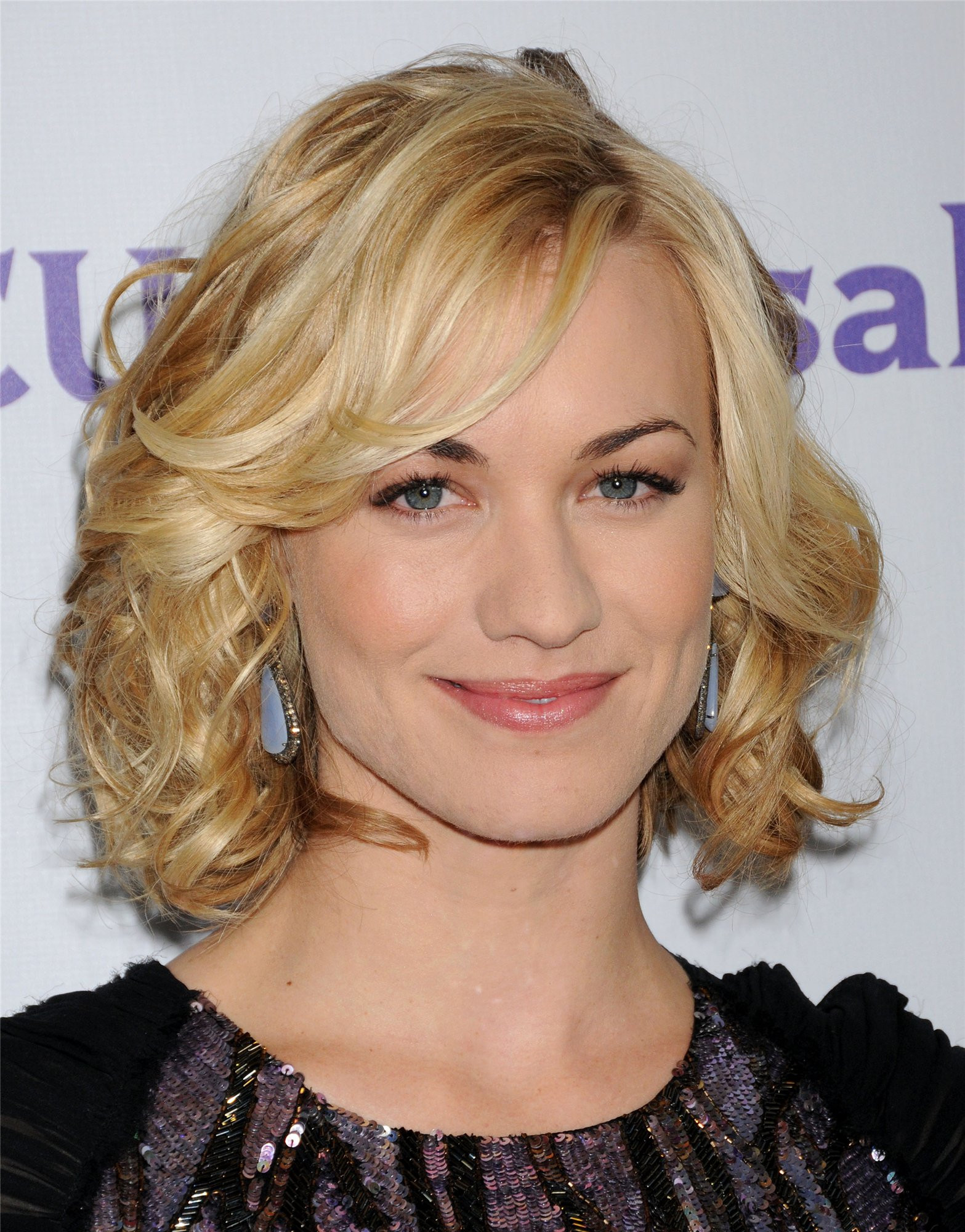 Ивонн Страховски (Yvonne Strahovski)