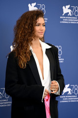 Zendaya - 'Dune' Photocall at 78th Venice International Film Festival 09/03/2021 фото №1308314