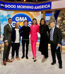 Zendaya - Good Morning America in New York 12/10/2021 фото №1327577