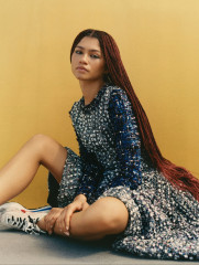 Zendaya by Micaiah Carter for ELLE || Dec/Jan 2021⁣ фото №1281422