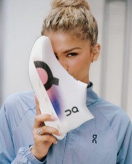 Zendaya – On Running’s “LightSpray” Campaign 2024 фото №1399725