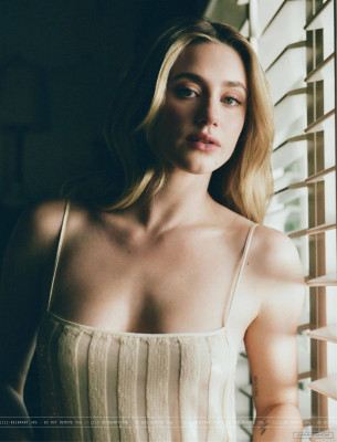 Lili Reinhart