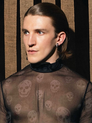 Ewan Mitchell