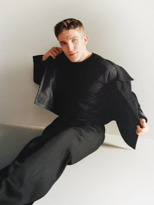 Ewan Mitchell