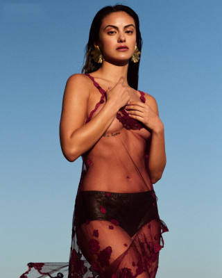 Camila Mendes