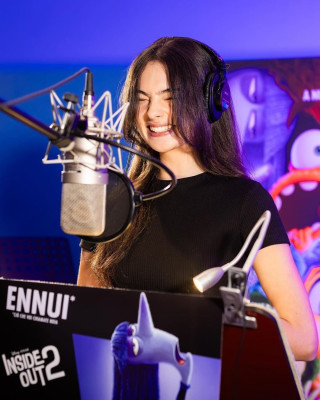 Deva Cassel