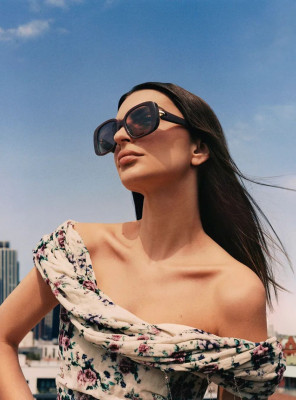 Emily Ratajkowski