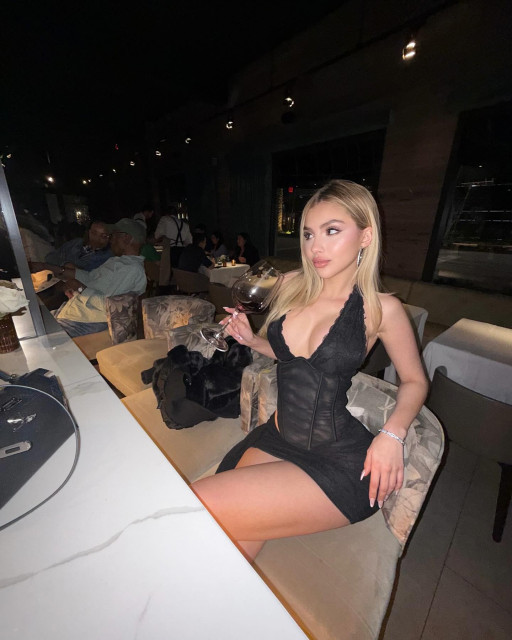 Alexa Dellanos instagram post 780270