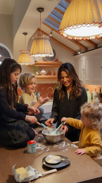 Alexandra Felstead instagram post 779590