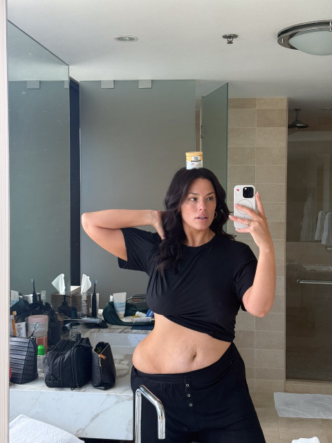 Ashley Graham instagram post 786852