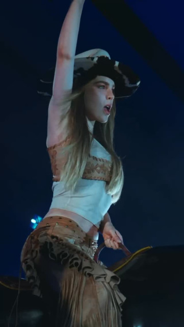 Belinda Peregrin instagram post 788016