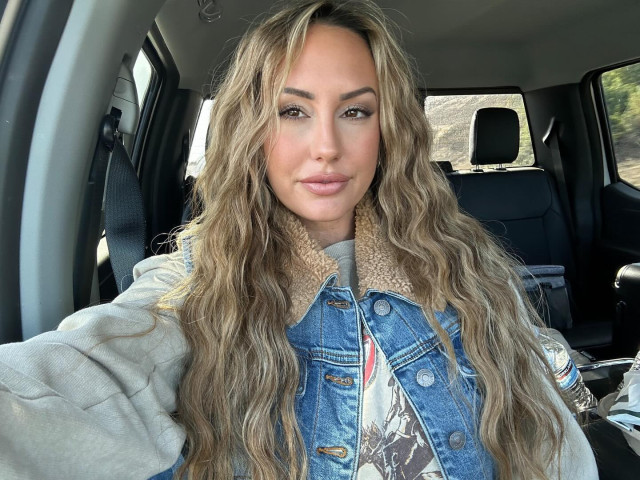 Brett Rossi instagram post 783084