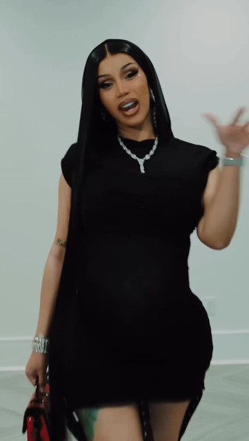 Cardi B instagram post 790044