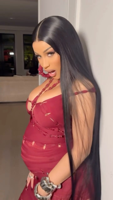 Cardi B instagram post 790426