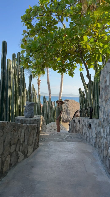 Charlotte Bickley instagram post 775024