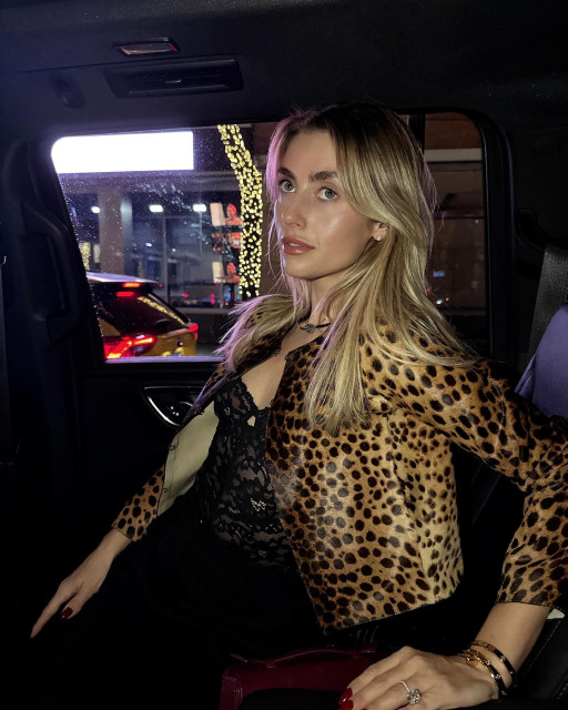 Charlotte Bickley instagram post 780215