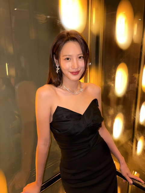 Claudia Kim instagram post 788344