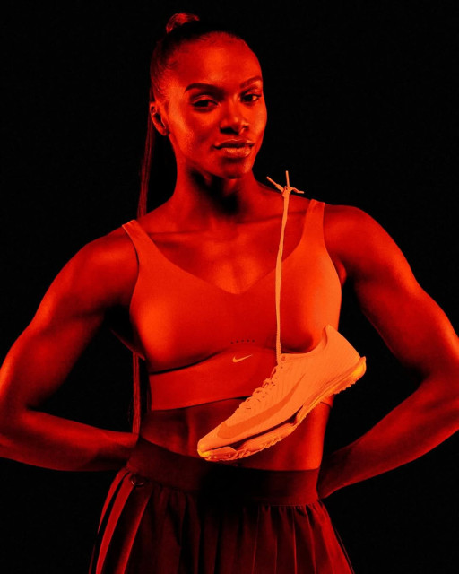 DINA ASHER-SMITH instagram post 780580