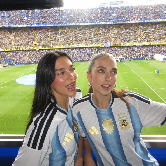 Dua Lipa instagram post 791020