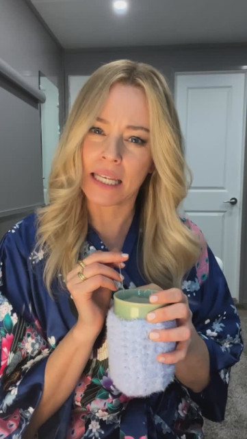 Elizabeth Banks instagram post 781665