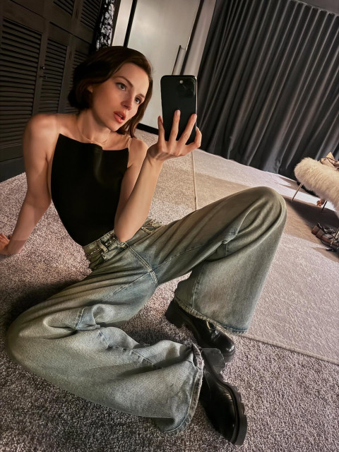 Ella Hunt instagram post 785500