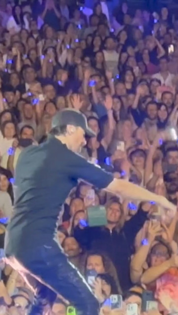 Enrique Iglesias instagram post 789456