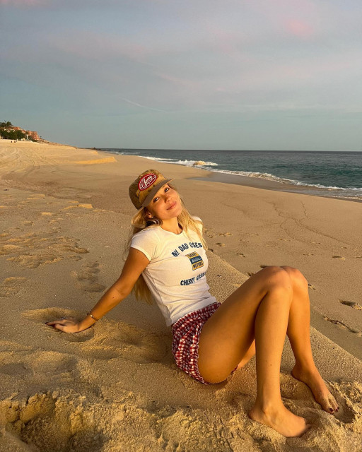 Faith Schroder instagram post 776671