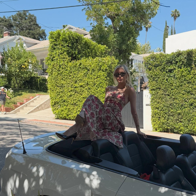 Grace VanderWaal instagram post 786549