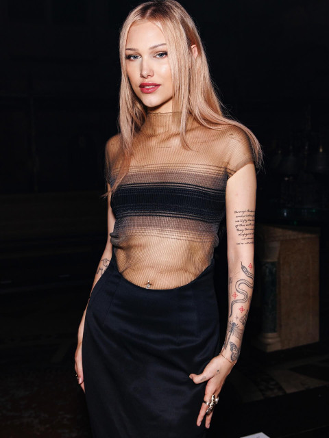 Grace VanderWaal instagram post 788871