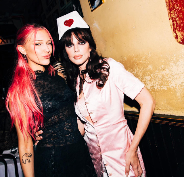 Grace VanderWaal instagram post 790301