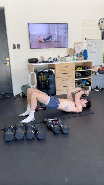 Grant Gustin instagram post 791919