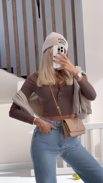 Hayley Hughes instagram post 774739