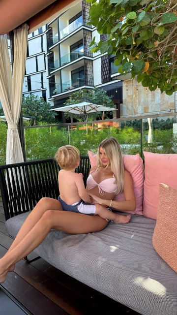 Hayley Hughes instagram post 779311