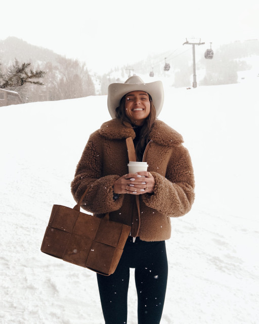 Helen Owen instagram post 780753